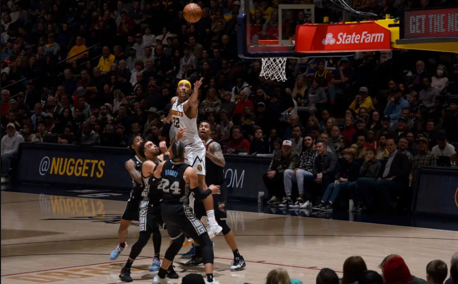 Nuggets vencen a Grizzlies para ascender al No. 1 en la Conferencia Oeste