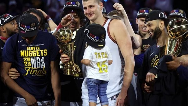 Jokic ganó el campeonato + FMVP, valorado en 270 millones en 5 años, con un salario anual de 46,9 millones de dólares la próxima temporada